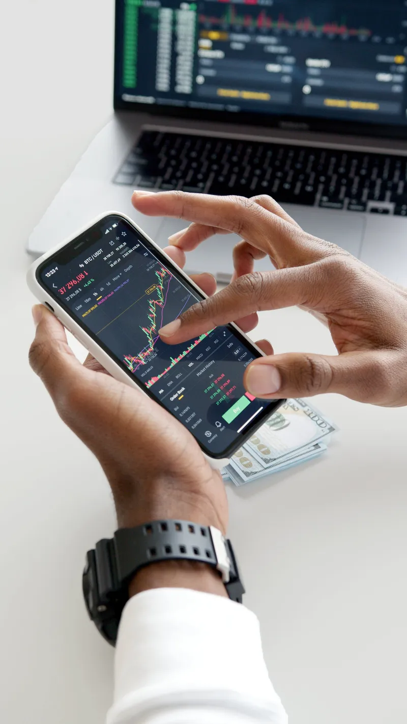 Operando en la bolsa de valores desde su smartphone